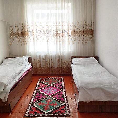 Guest House Bereke In Kyzart Village Bagysh Exterior foto