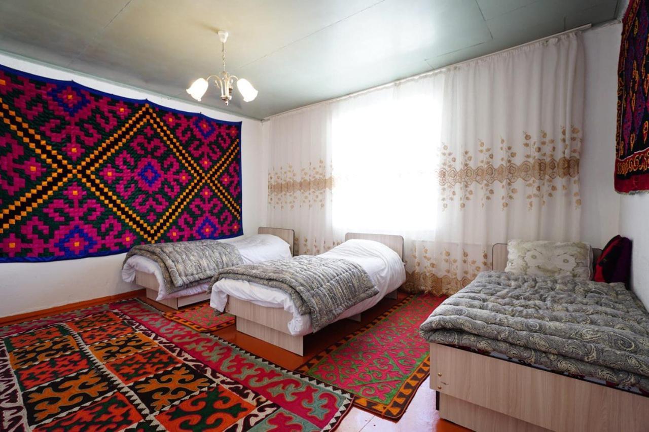 Guest House Bereke In Kyzart Village Bagysh Exterior foto